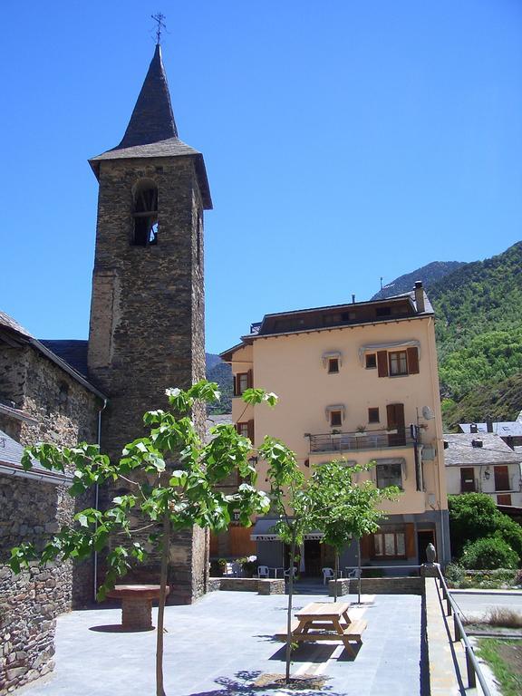 Hostal Montana Alins Exterior foto
